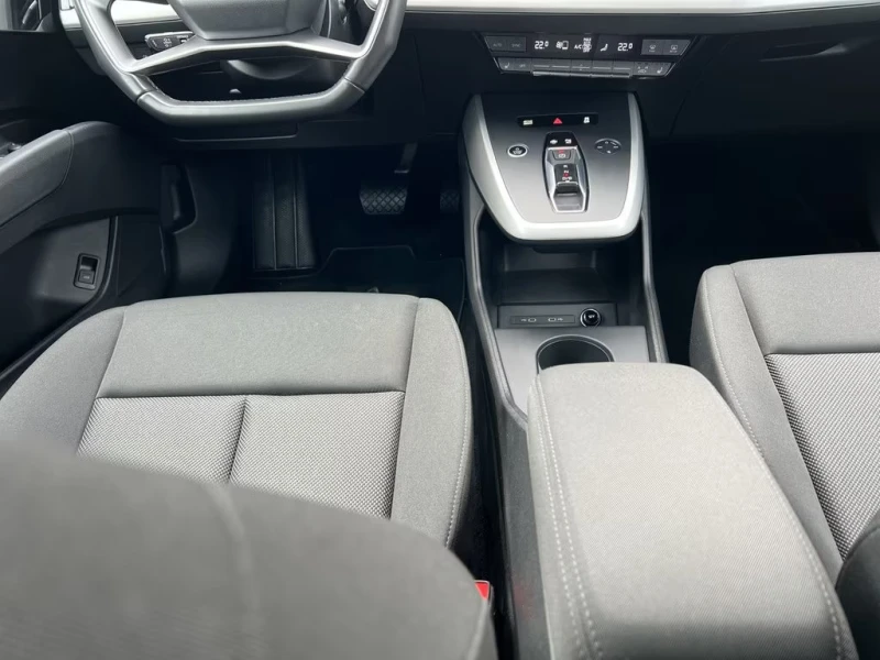 Audi Q4 35 e-TRON/S-LINE/MATRIX/CAM/NAVI/157D, снимка 10 - Автомобили и джипове - 52119402