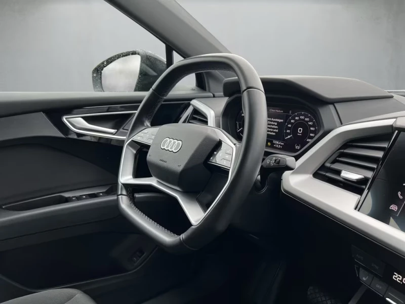Audi Q4 35 e-TRON/S-LINE/MATRIX/CAM/NAVI/157D, снимка 9 - Автомобили и джипове - 52119402