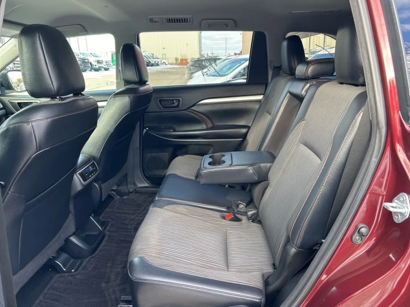 Toyota Highlander * AWD LE PLUS* ФИНАНСИРАНЕ , снимка 15 - Автомобили и джипове - 52707734