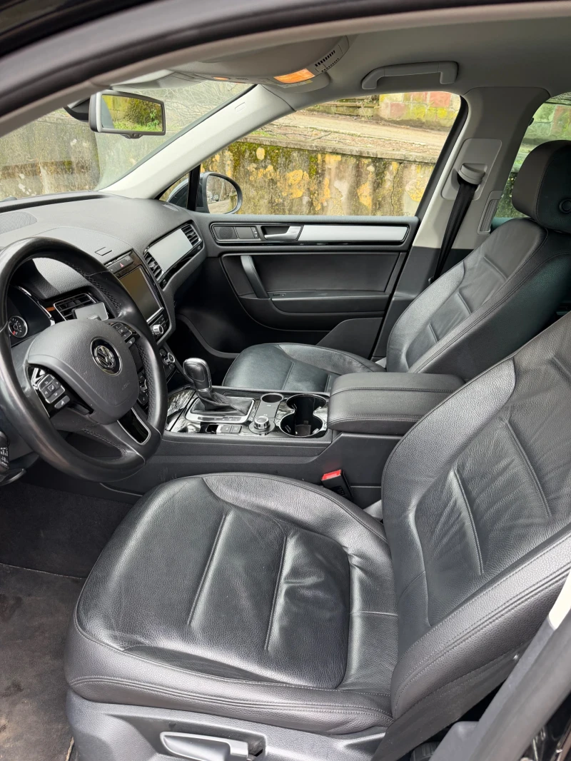 VW Touareg 128000 РЕАЛНИ КИЛОМЕТРИ!!!, снимка 12 - Автомобили и джипове - 53513797