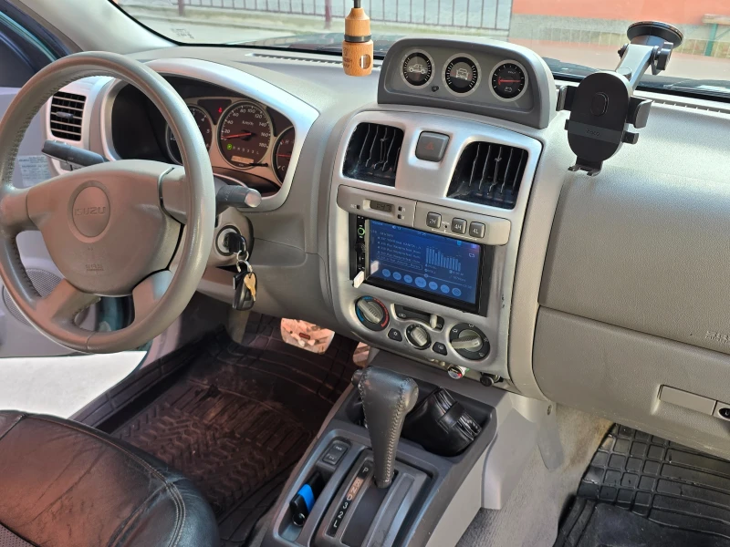 Isuzu D-max, снимка 15 - Автомобили и джипове - 53540418