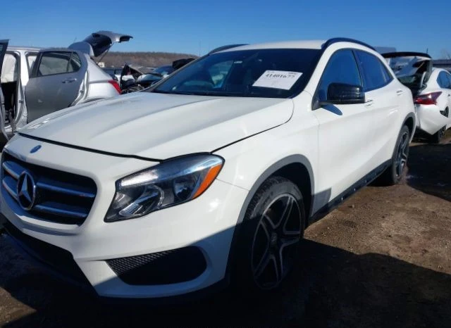 Mercedes-Benz GLA 250 4MATIC* AMG* Harman/Kardon* Keyless* Подгрев* Пано, снимка 3 - Автомобили и джипове - 49371367