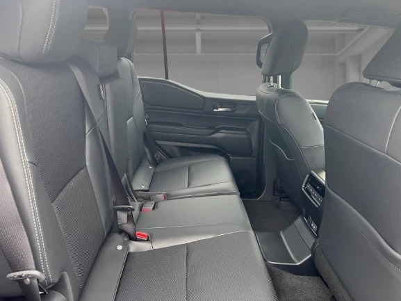 Toyota Land cruiser 2.8 D-4D = NEW = Executive Гаранция, снимка 9 - Автомобили и джипове - 53562822