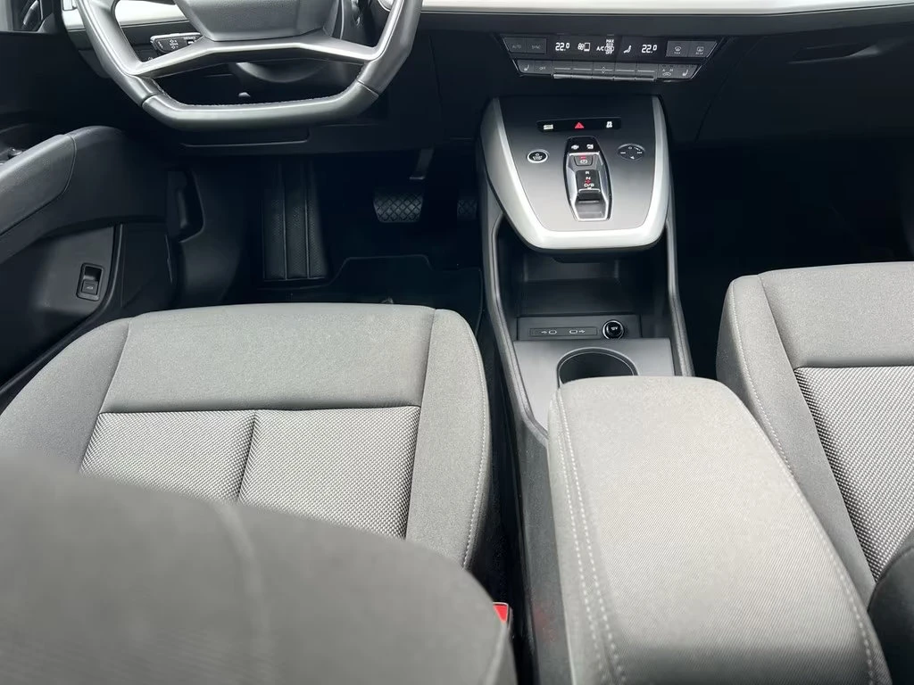 Audi Q4 35 e-TRON/S-LINE/MATRIX/CAM/NAVI/157D - изображение 10