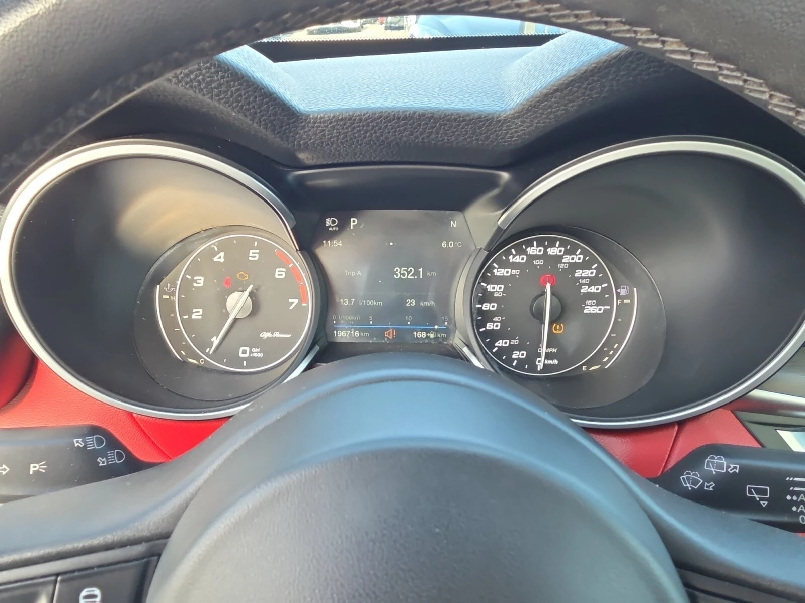 Alfa Romeo Stelvio Ti AWD С РЕГИСТРАЦИЯ & АВТО КРЕДИТ, снимка 10 - Автомобили и джипове - 53799838