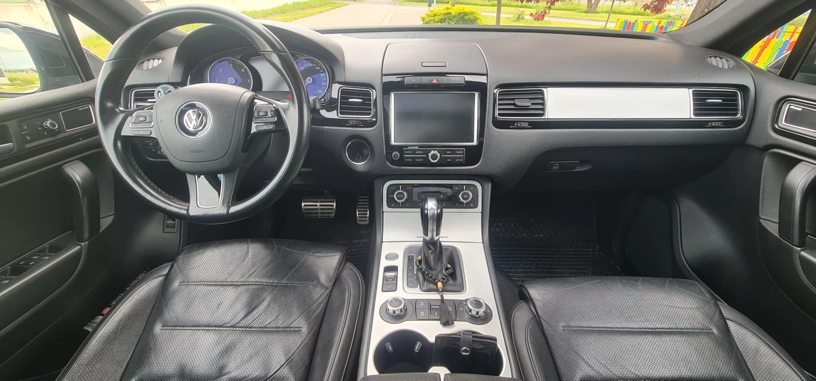 VW Touareg, снимка 6 - Автомобили и джипове - 54068870