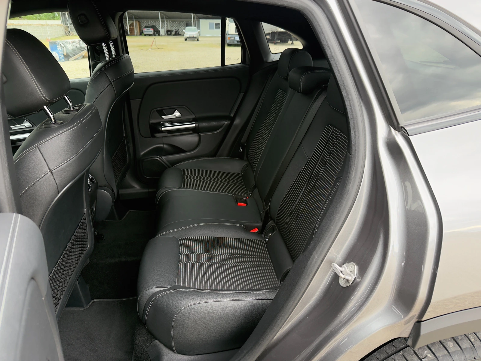 Mercedes-Benz GLA 200 2.0d Digital/Навигация/Full Led/Собствен лизинг, снимка 10 - Автомобили и джипове - 54478303