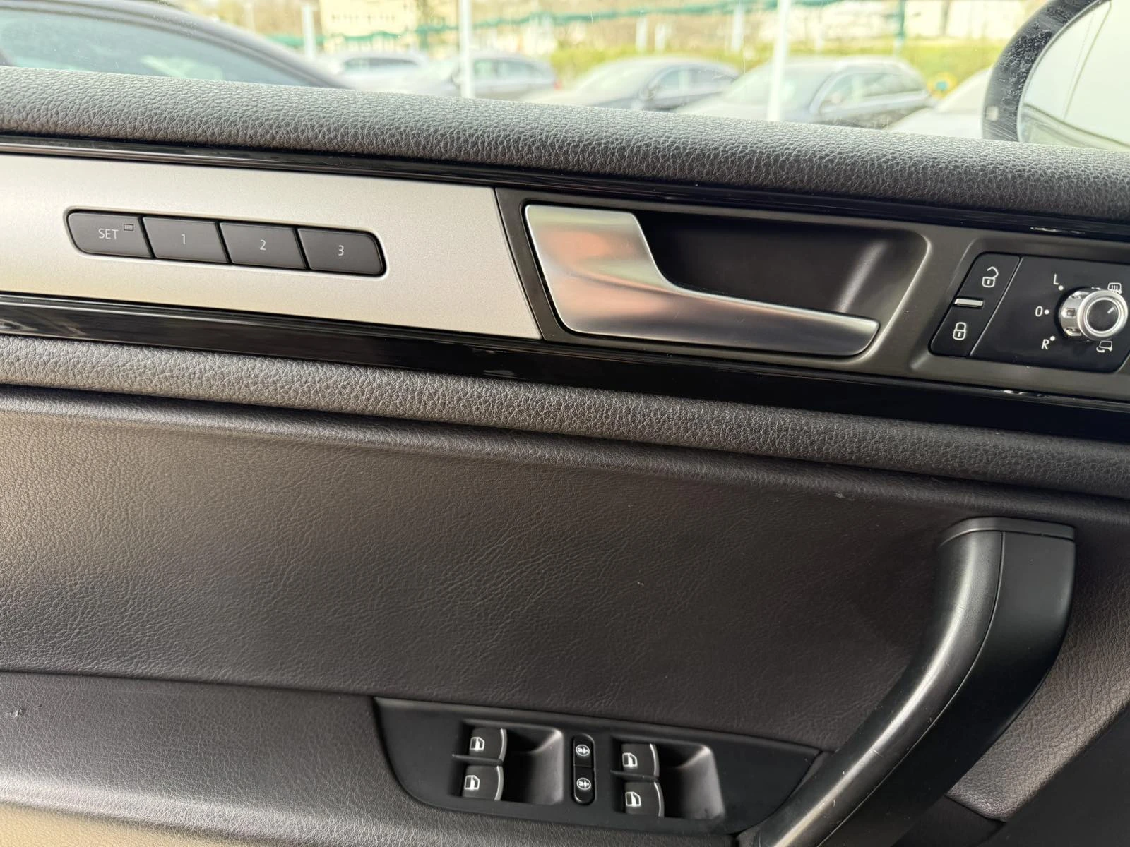 VW Touareg 3.0TDI 245к.с., снимка 15 - Автомобили и джипове - 54667462