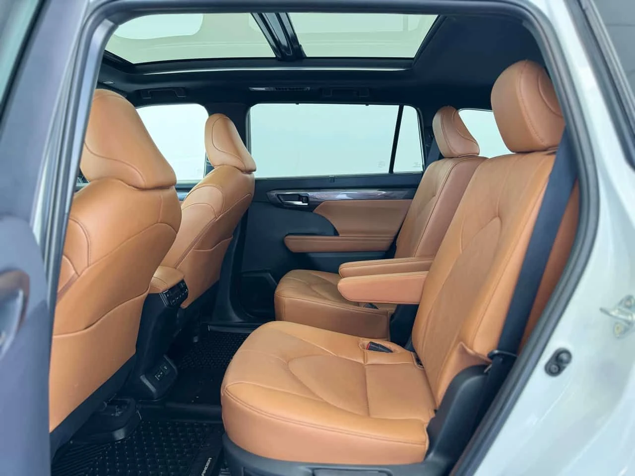 Toyota Highlander Limited AWD| 360| ПАНОРАМА| ПОДГРЕВИ| ОБДУХ| CARFX, снимка 13 - Автомобили и джипове - 54683721