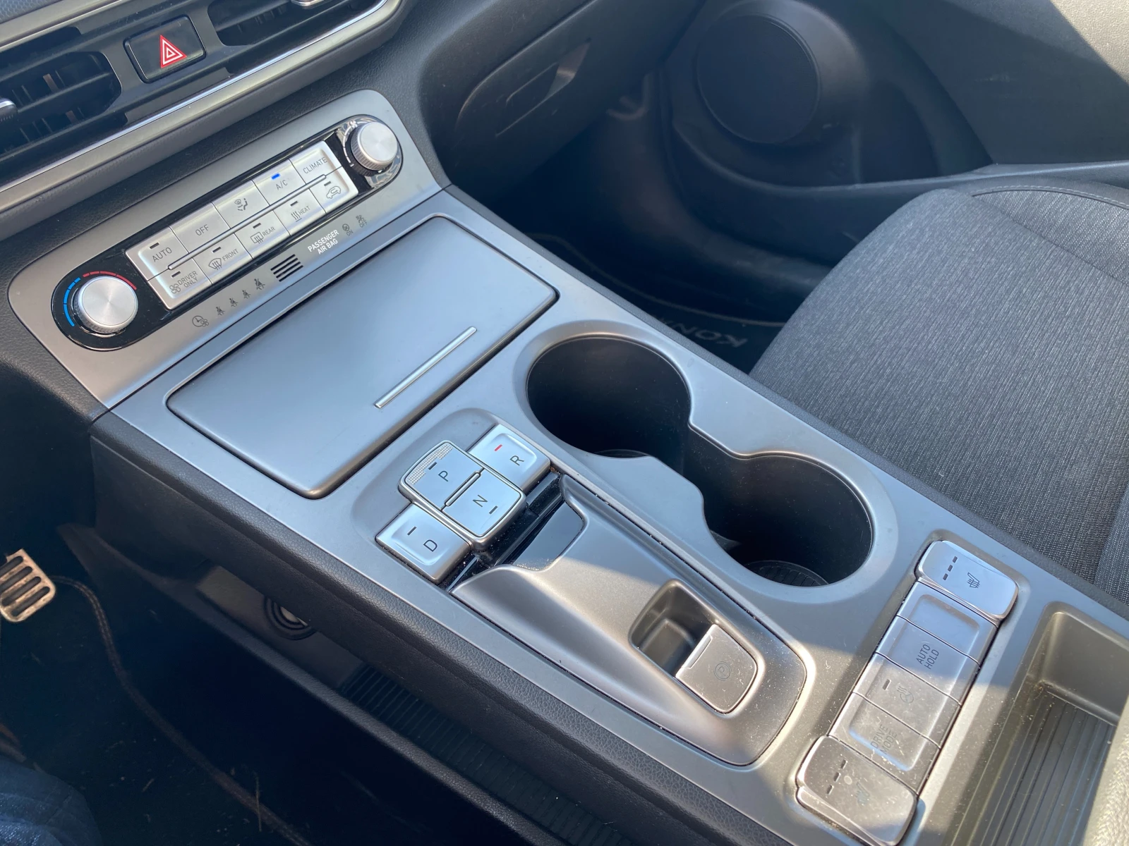 Hyundai Kona Electric 39, 2 kWh 136 к.с., снимка 14 - Автомобили и джипове - 55129919