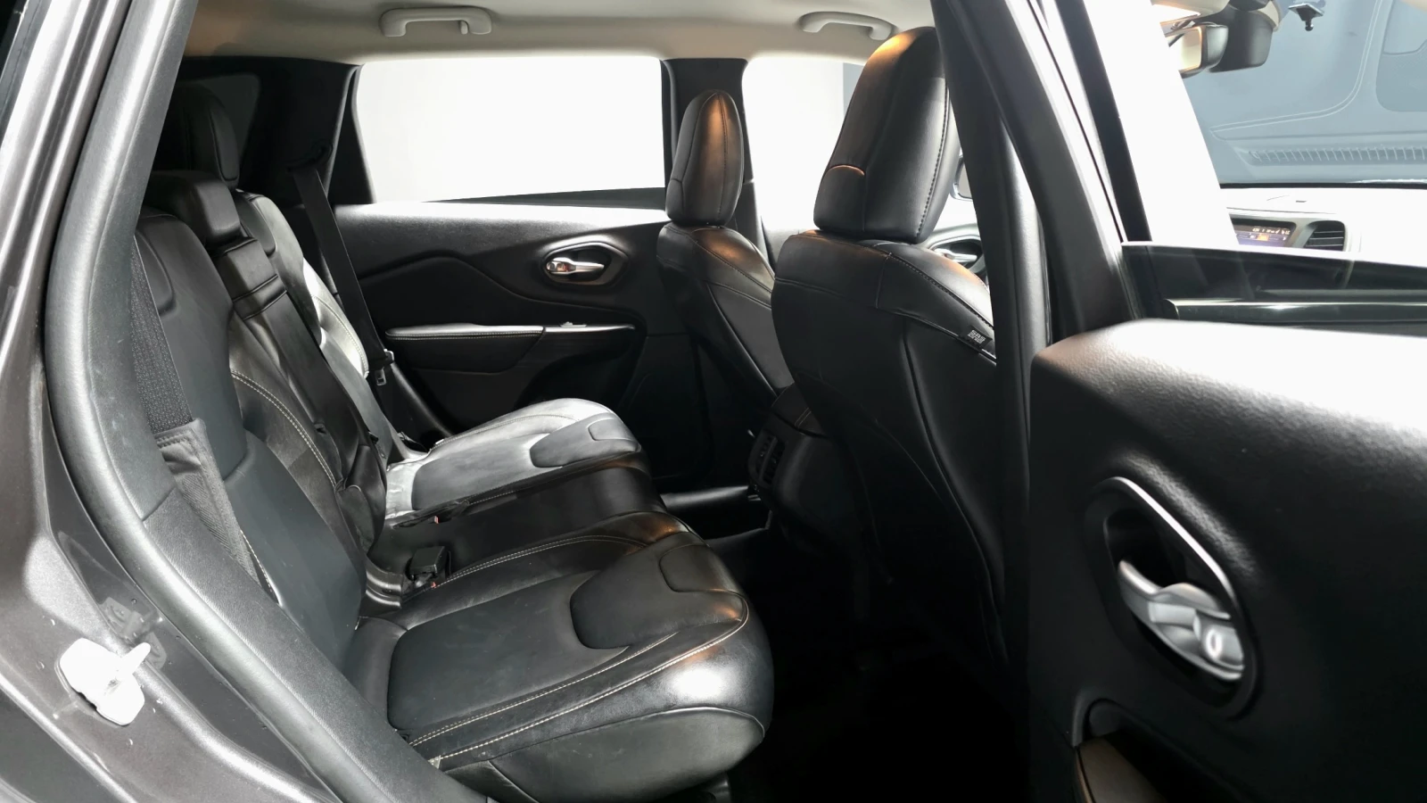 Jeep Cherokee 3.2* ПОДГРЕВ ВОЛАН* КРАЙНА ЦЕНА, снимка 12 - Автомобили и джипове - 55594787