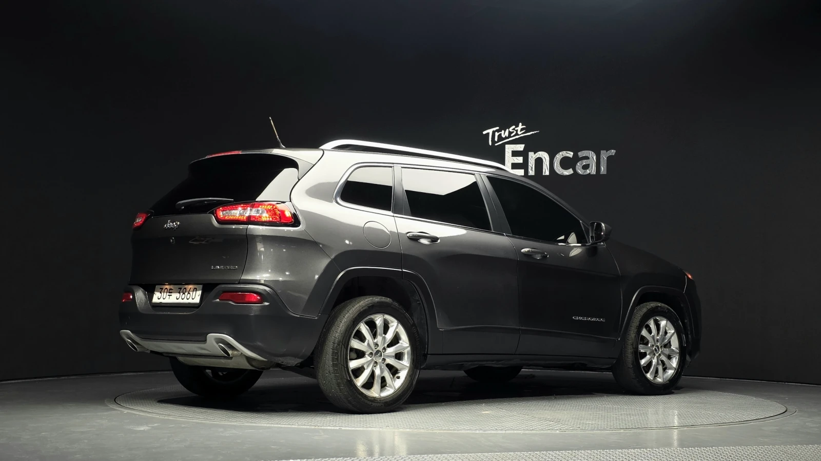Jeep Cherokee 3.2* ПОДГРЕВ ВОЛАН* КРАЙНА ЦЕНА, снимка 2 - Автомобили и джипове - 55594787