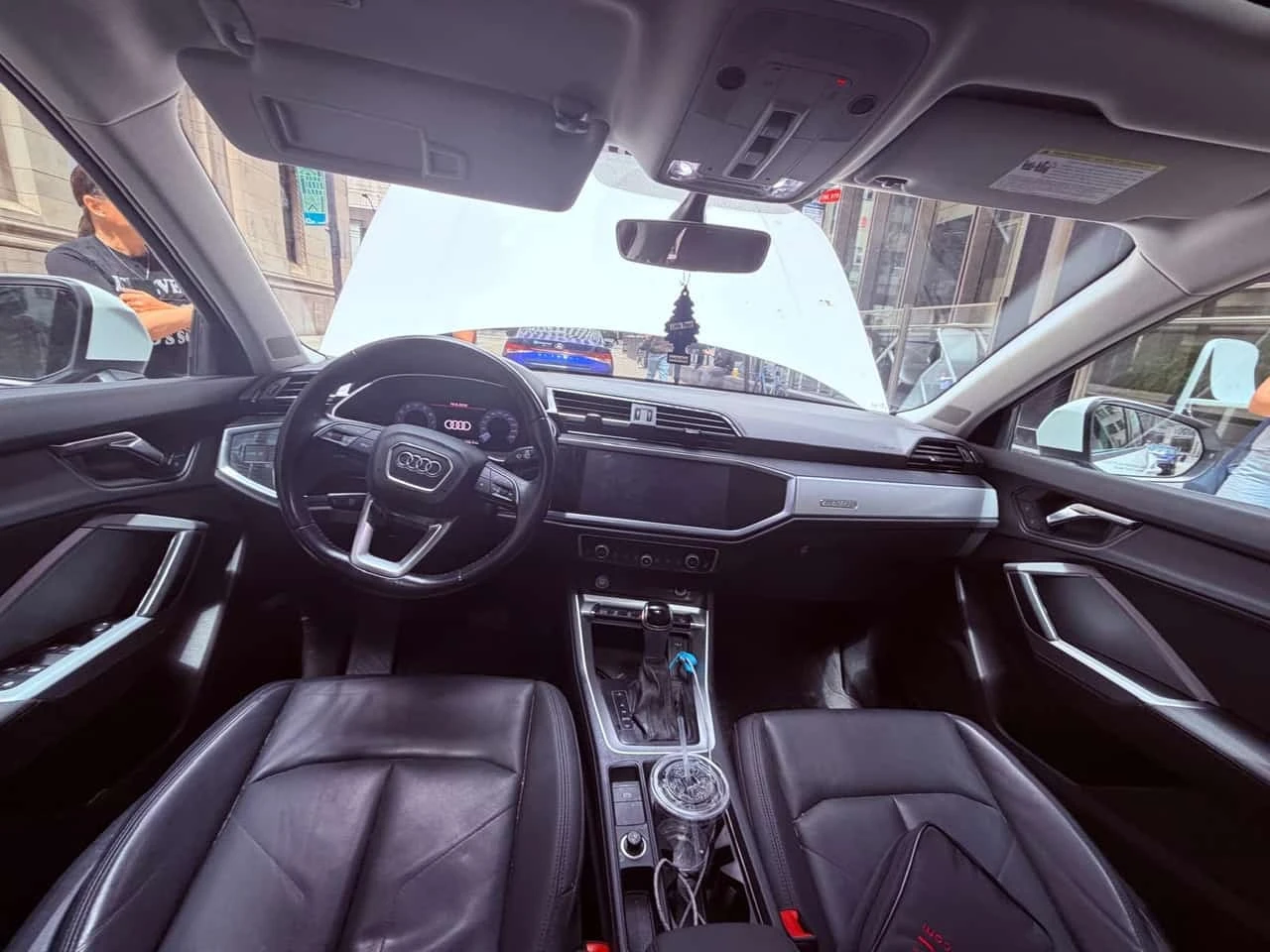 Audi Q3 * Komfort * CARFAX * ОПЦИЯ ЗА ФИНАНСИРАНЕ * , снимка 9 - Автомобили и джипове - 55731083