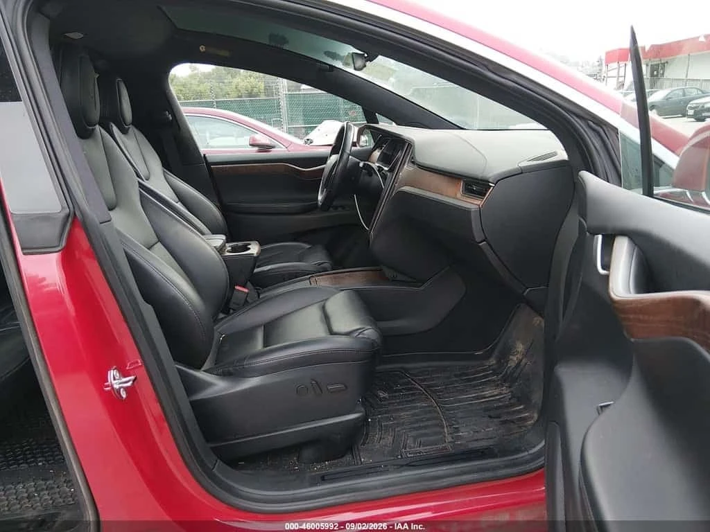 Tesla Model X LONG RANGE DUL AMOTOR ALL WHEEL DRIVE/LONG RANGE, снимка 5 - Автомобили и джипове - 56208132