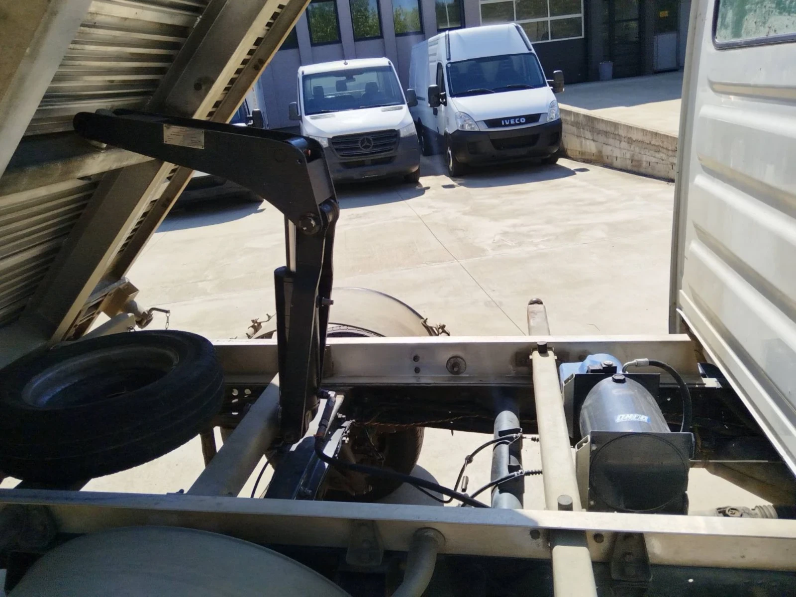 Iveco 35c13 7места швейцарски, снимка 7 - Бусове и автобуси - 54854080