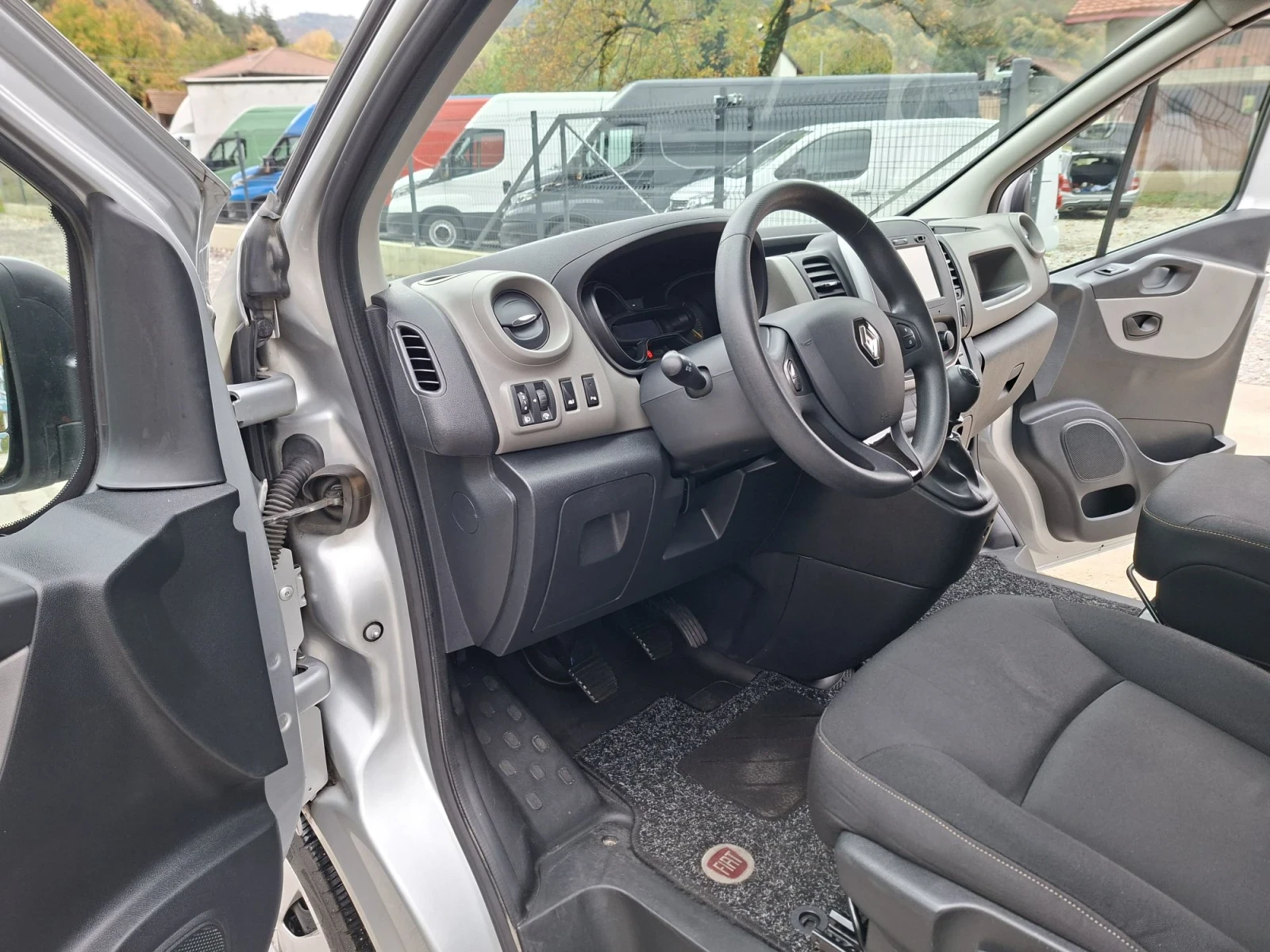 Renault Trafic 1.6DCi* �����* �����* NAVI | Mobile.bg � ����������� 9