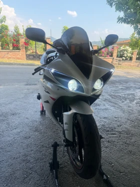  Yamaha YZF-R1