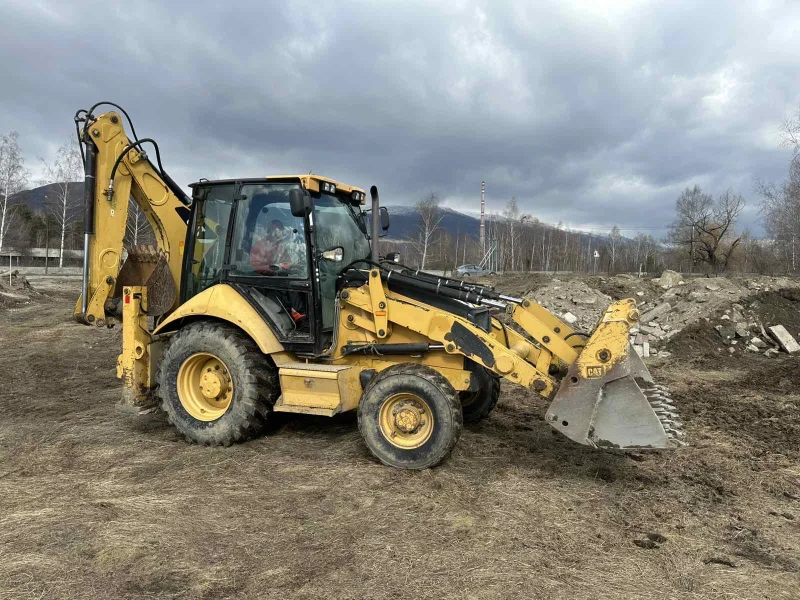 Багер Caterpillar 428E, снимка 1 - Индустриална техника - 49349287