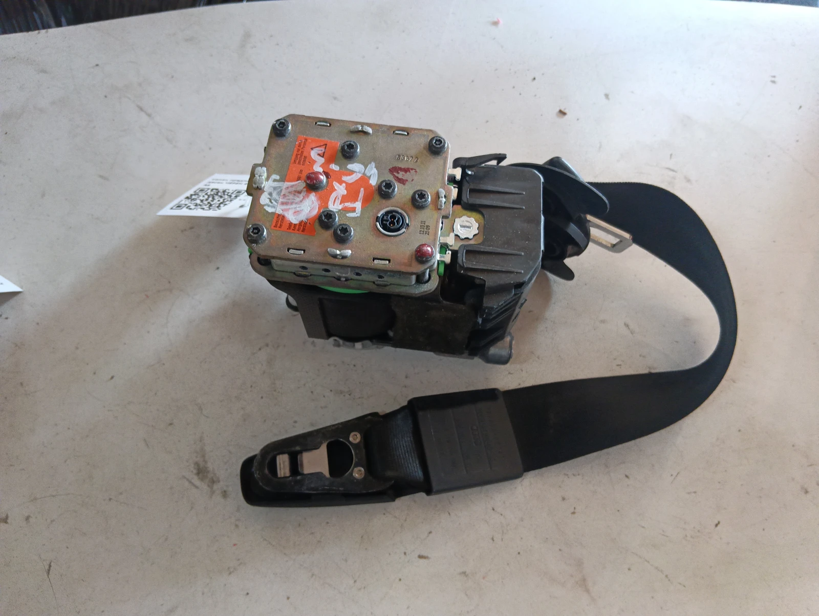 колан предпазен преден десен ЧЕРЕН 4G8857706D Audi A6