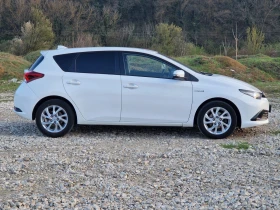 Toyota Auris 1.8/Обслужен/SWISS TREND/KEYLESS/КОЖА/Подгрев/Кам., снимка 4
