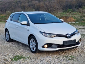 Toyota Auris 1.8/Обслужен/SWISS TREND/KEYLESS/КОЖА/Подгрев/Кам., снимка 3