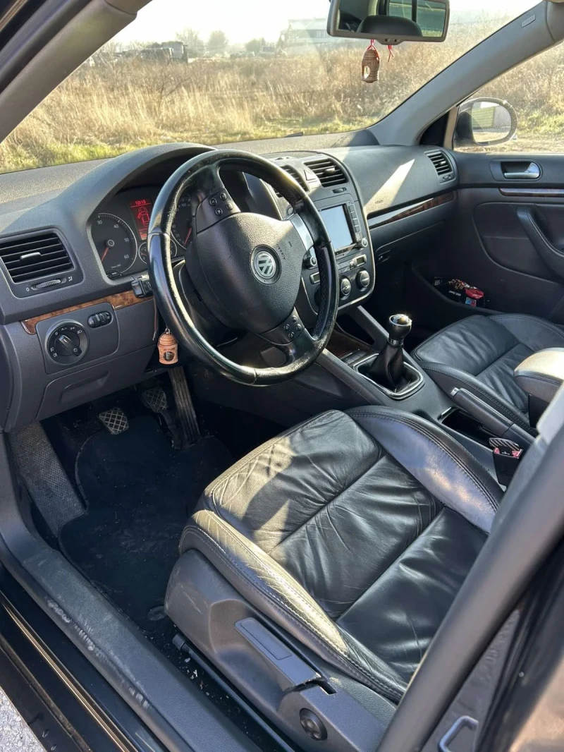 VW Jetta, снимка 9 - Автомобили и джипове - 48562133