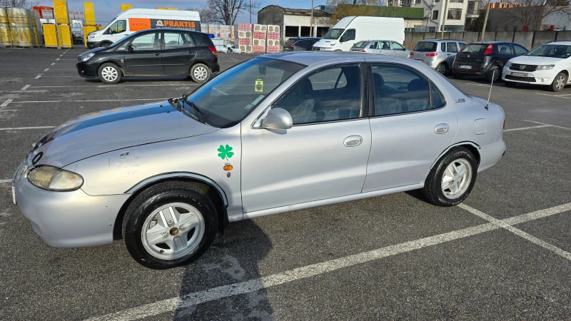 Hyundai Lantra 1.6 + газ, снимка 1 - Автомобили и джипове - 48739139