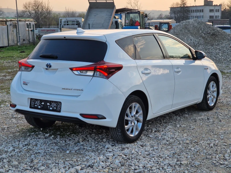 Toyota Auris 1.8/Обслужен/SWISS TREND/KEYLESS/КОЖА/Подгрев/Кам., снимка 5 - Автомобили и джипове - 49718301