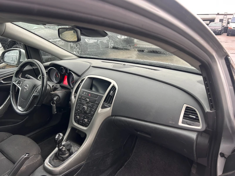 Opel Astra 1.7CDTI NAVI EURO 5, снимка 9 - Автомобили и джипове - 51963222