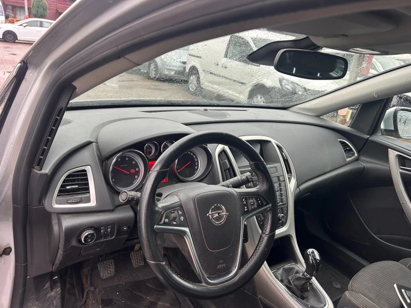 Opel Astra 1.7CDTI NAVI EURO 5, снимка 10 - Автомобили и джипове - 51963222