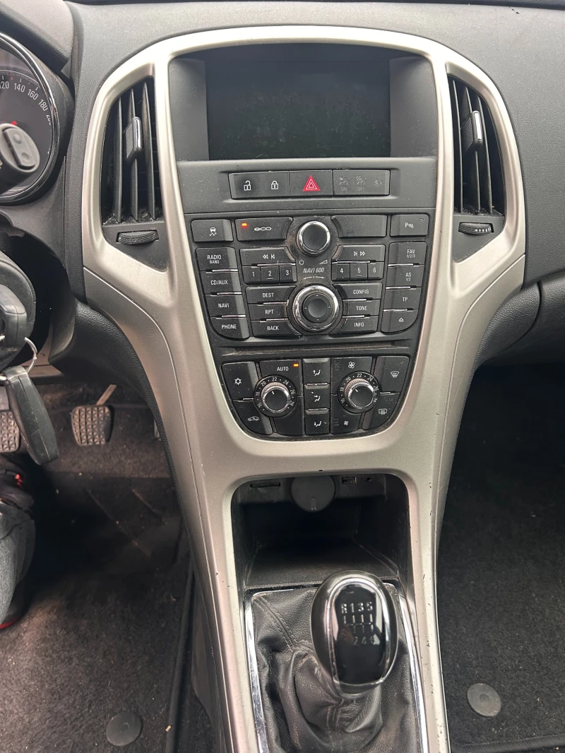 Opel Astra 1.7CDTI NAVI EURO 5, снимка 11 - Автомобили и джипове - 51963222