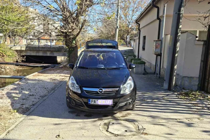 Opel Corsa, снимка 8 - Автомобили и джипове - 52893233