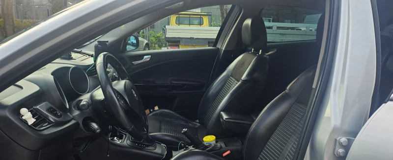 Alfa Romeo Giulietta, снимка 10 - Автомобили и джипове - 52447824