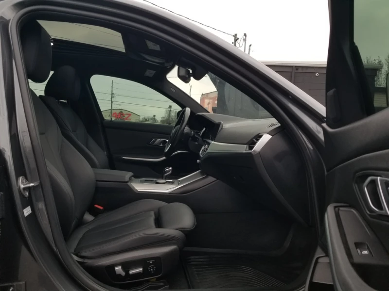 BMW 330 Xi* 2ключа* Digital* Blind Spot, снимка 6 - Автомобили и джипове - 52681564