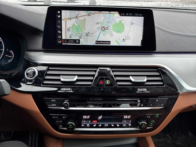 BMW 550 2018 M550i XDRIVE * БЕЗ ПЪРВОНАЧАЛНА ВНОСКА, снимка 9 - Автомобили и джипове - 52941625