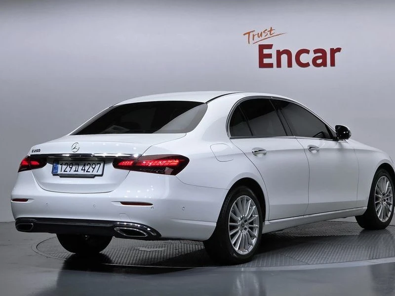 Mercedes-Benz E 250 2.0 Automatic, снимка 2 - Автомобили и джипове - 55838319