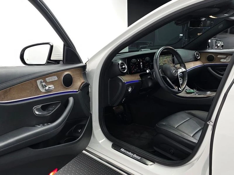 Mercedes-Benz E 250 2.0 Automatic, снимка 10 - Автомобили и джипове - 55838319
