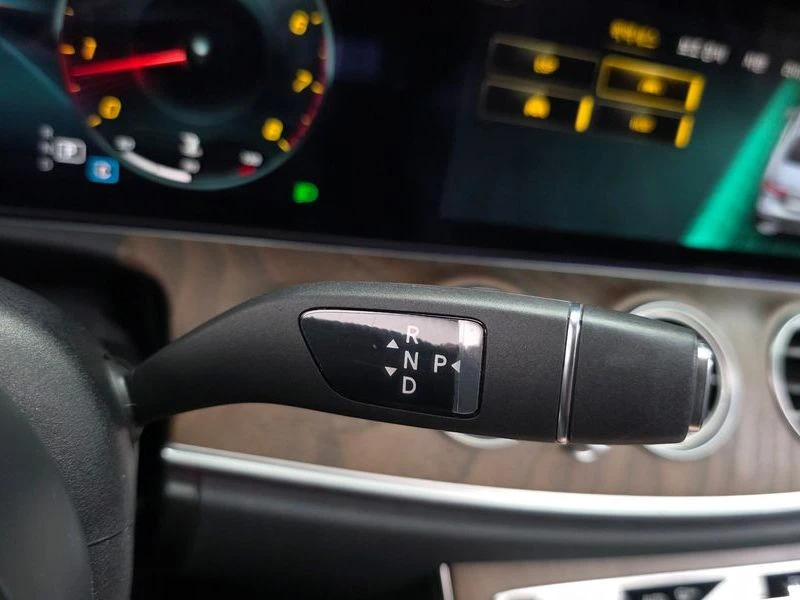 Mercedes-Benz E 250 2.0 Automatic, снимка 9 - Автомобили и джипове - 55838319