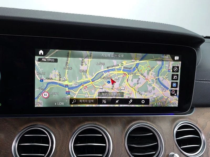 Mercedes-Benz E 250 2.0 Automatic, снимка 14 - Автомобили и джипове - 55838319