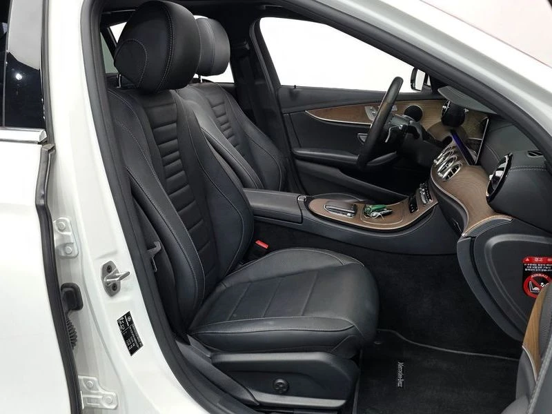 Mercedes-Benz E 250 2.0 Automatic, снимка 11 - Автомобили и джипове - 55838319