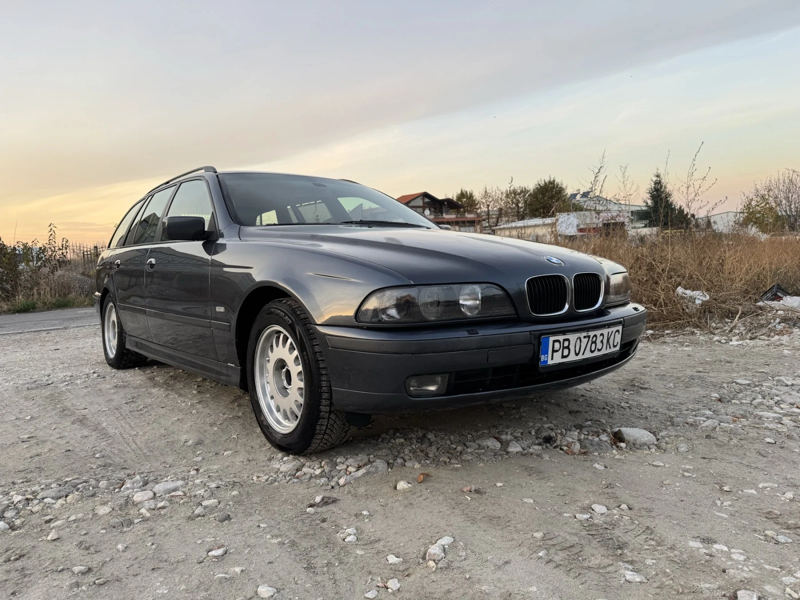 BMW 523  - изображение 3