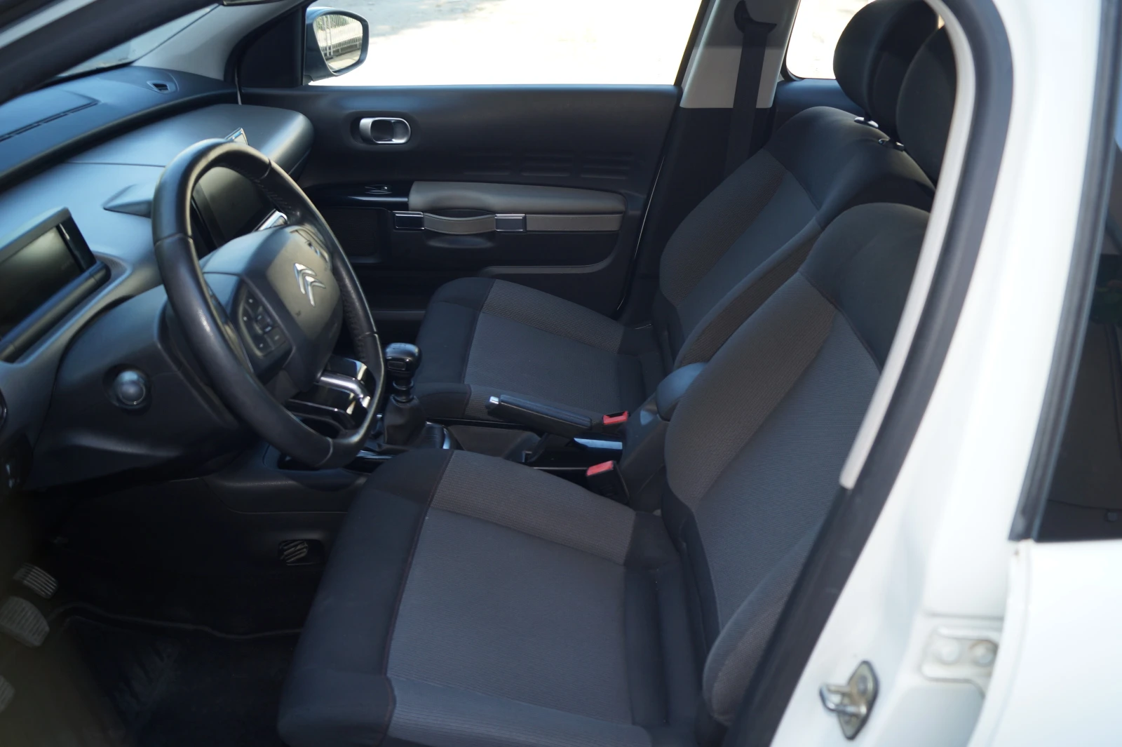 Citroen C4 Cactus 1.5d - изображение 9