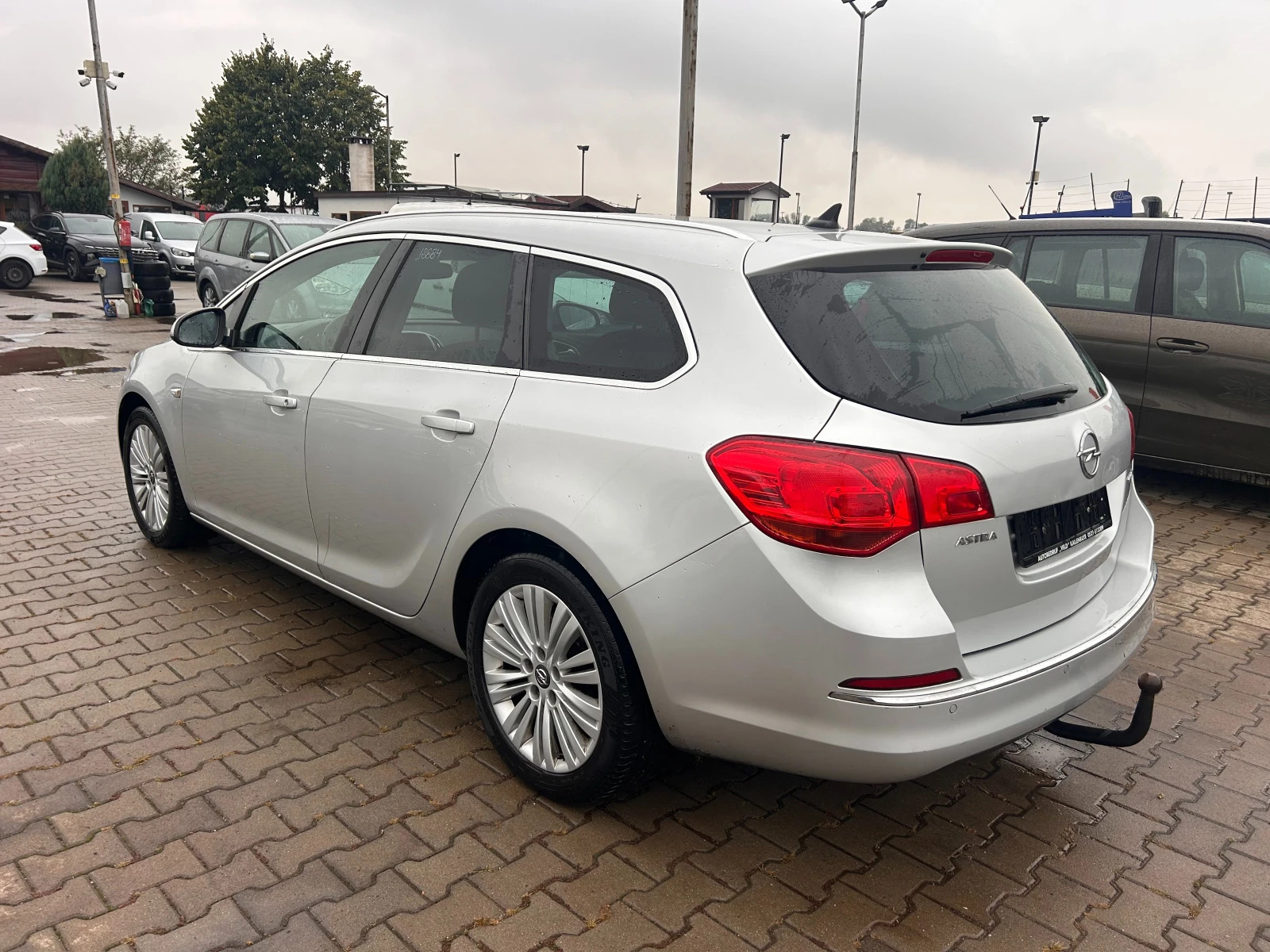 Opel Astra 1.7CDTI NAVI EURO 5 - изображение 7