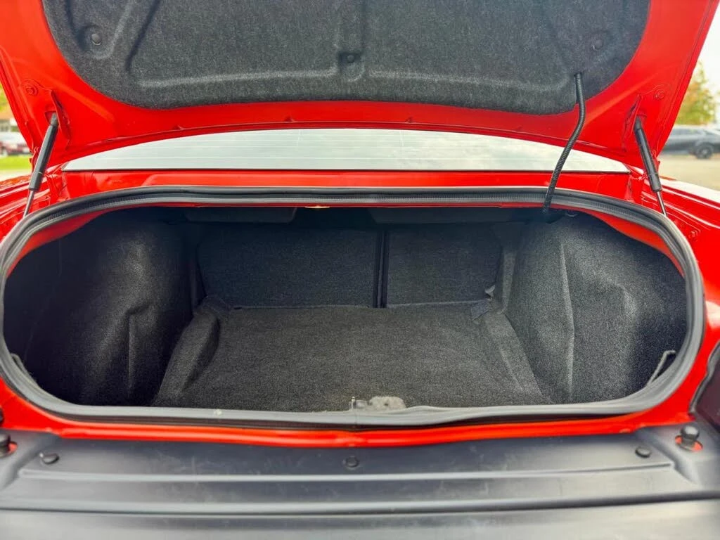 Dodge Challenger SXT Plus * RWD* АвтоКредит (ЦЕНА ДО БГ) - изображение 6