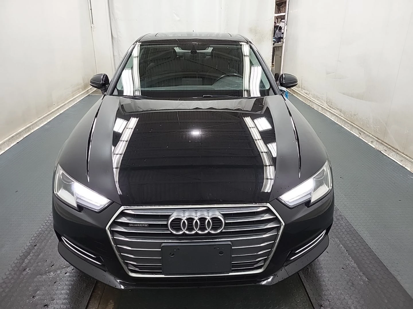 Audi A4 2.0L TFSI QUATTRO  - изображение 3