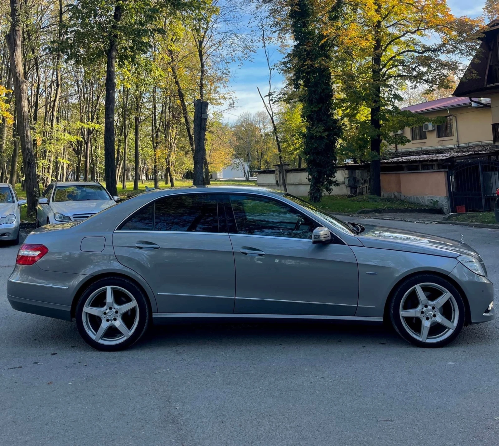 Mercedes-Benz E 350  - изображение 5