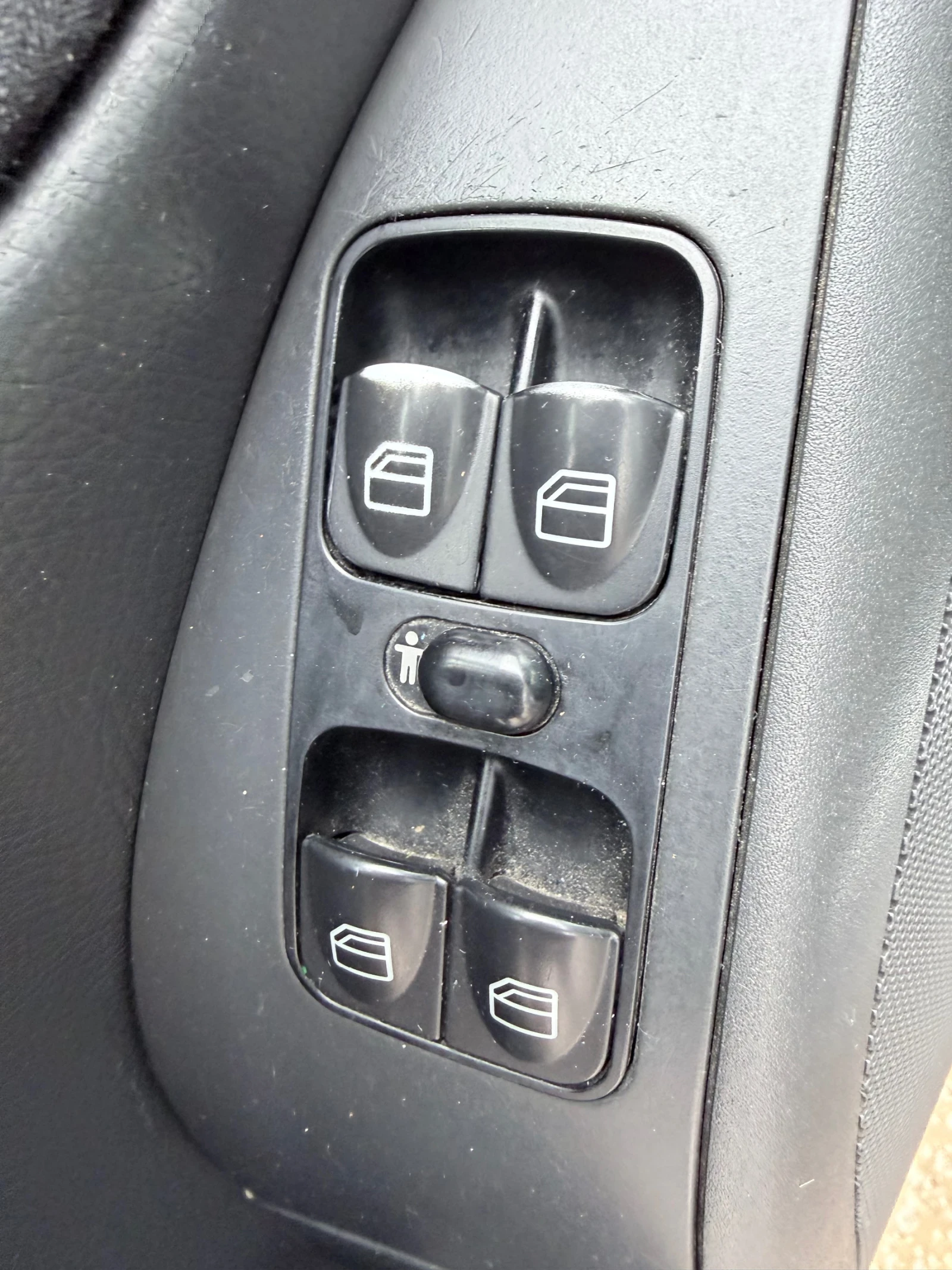 Mercedes-Benz C 220 Много подържан и здрав Автомобил - изображение 10