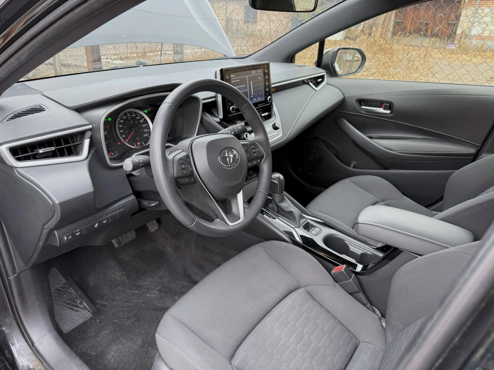 Toyota Corolla 2.0 SE, снимка 9 - Автомобили и джипове - 53844131