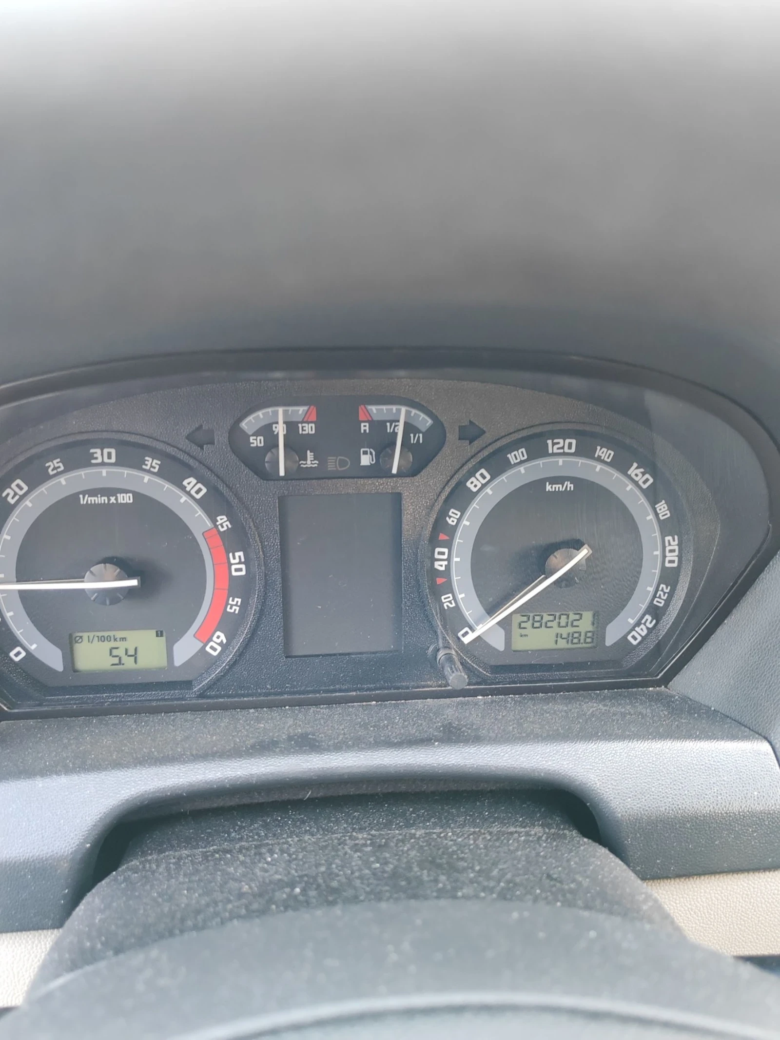 Skoda Fabia 1.9, 64к.с., снимка 10 - Автомобили и джипове - 54346810