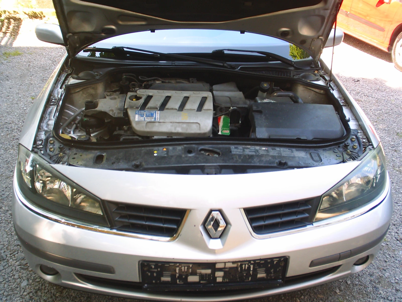 Renault Laguna 2.0 16 V 133k.c., снимка 14 - Автомобили и джипове - 54492527